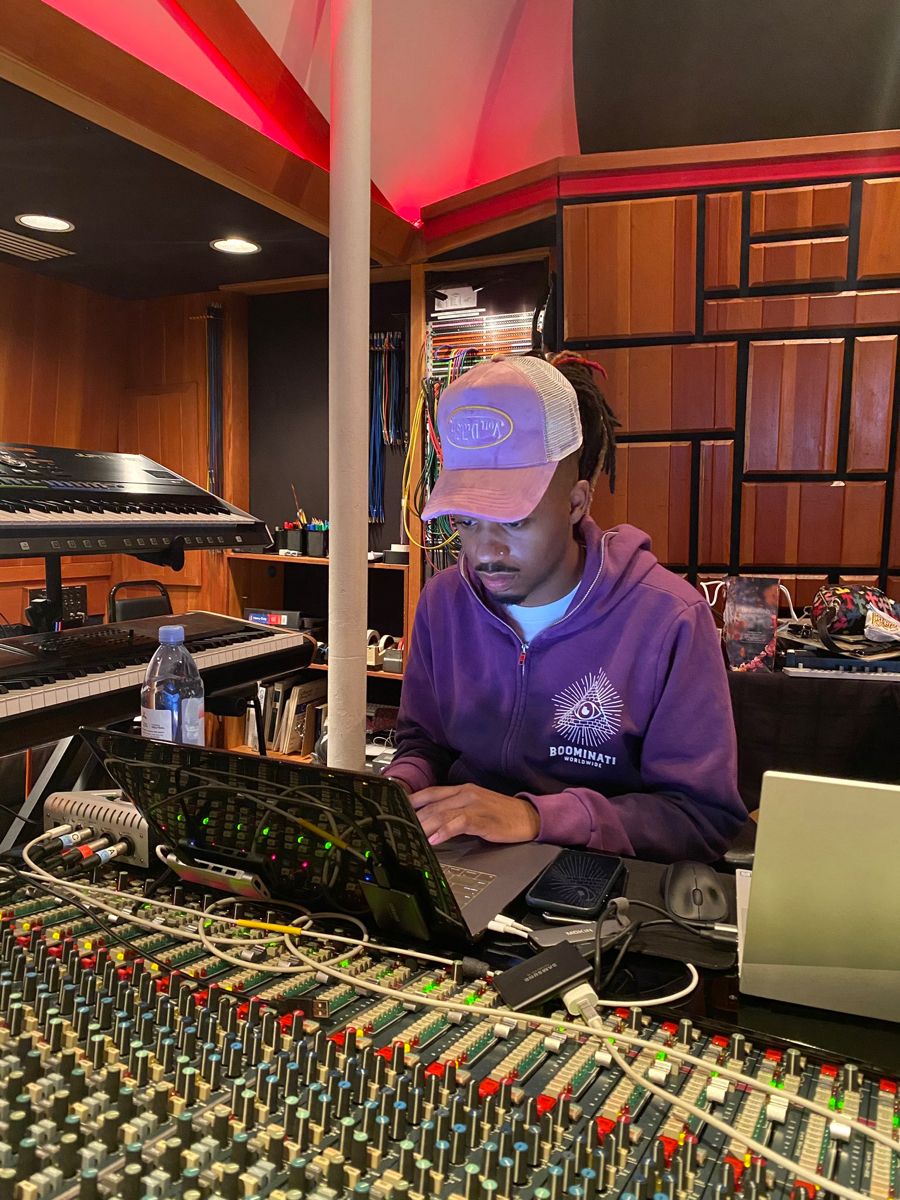 ¿Eres beatmaker? Así puedes conectar con raperos desde casa